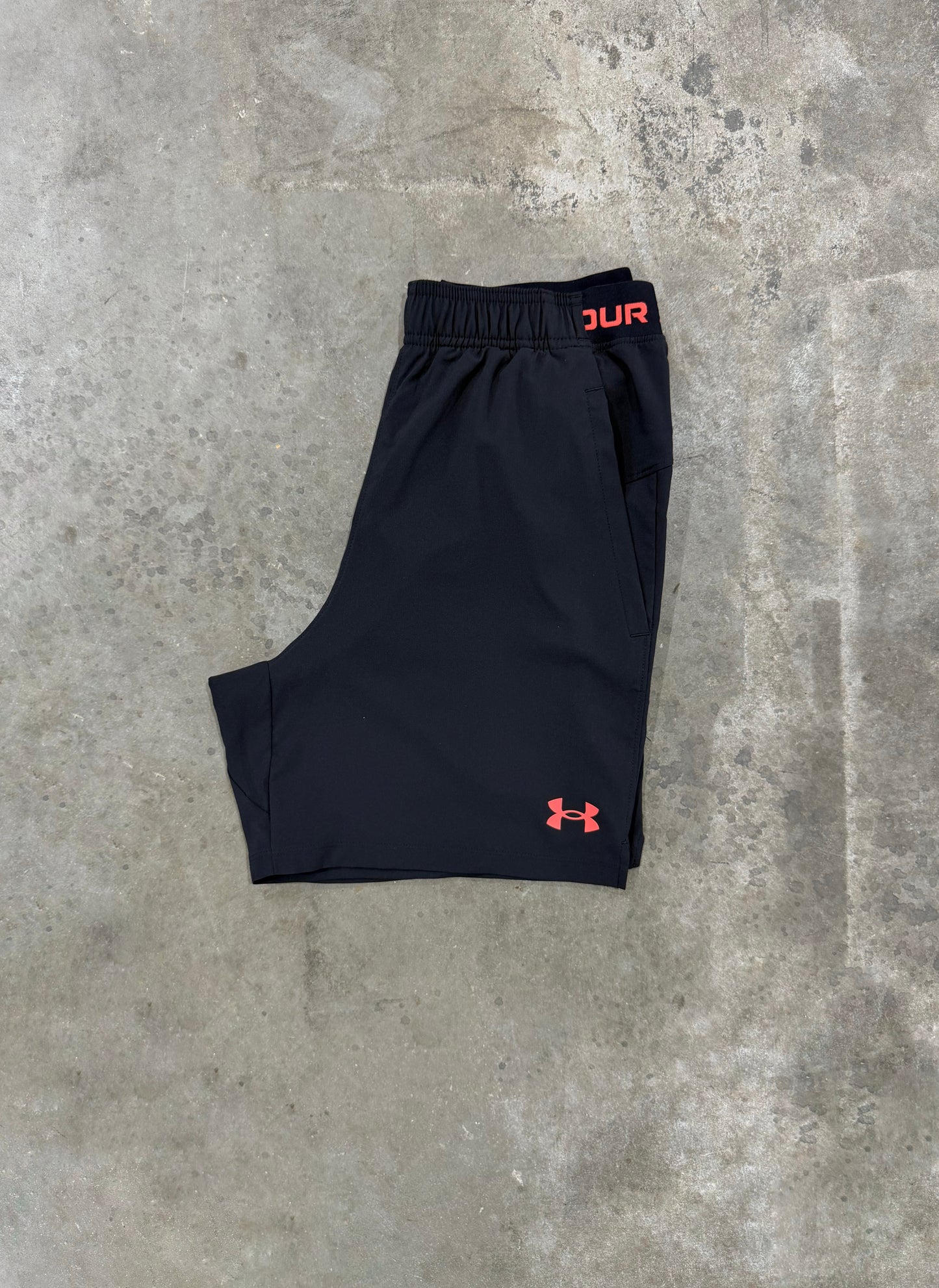 Under Armour Woven Vanish 2.0 Short - Black / Red