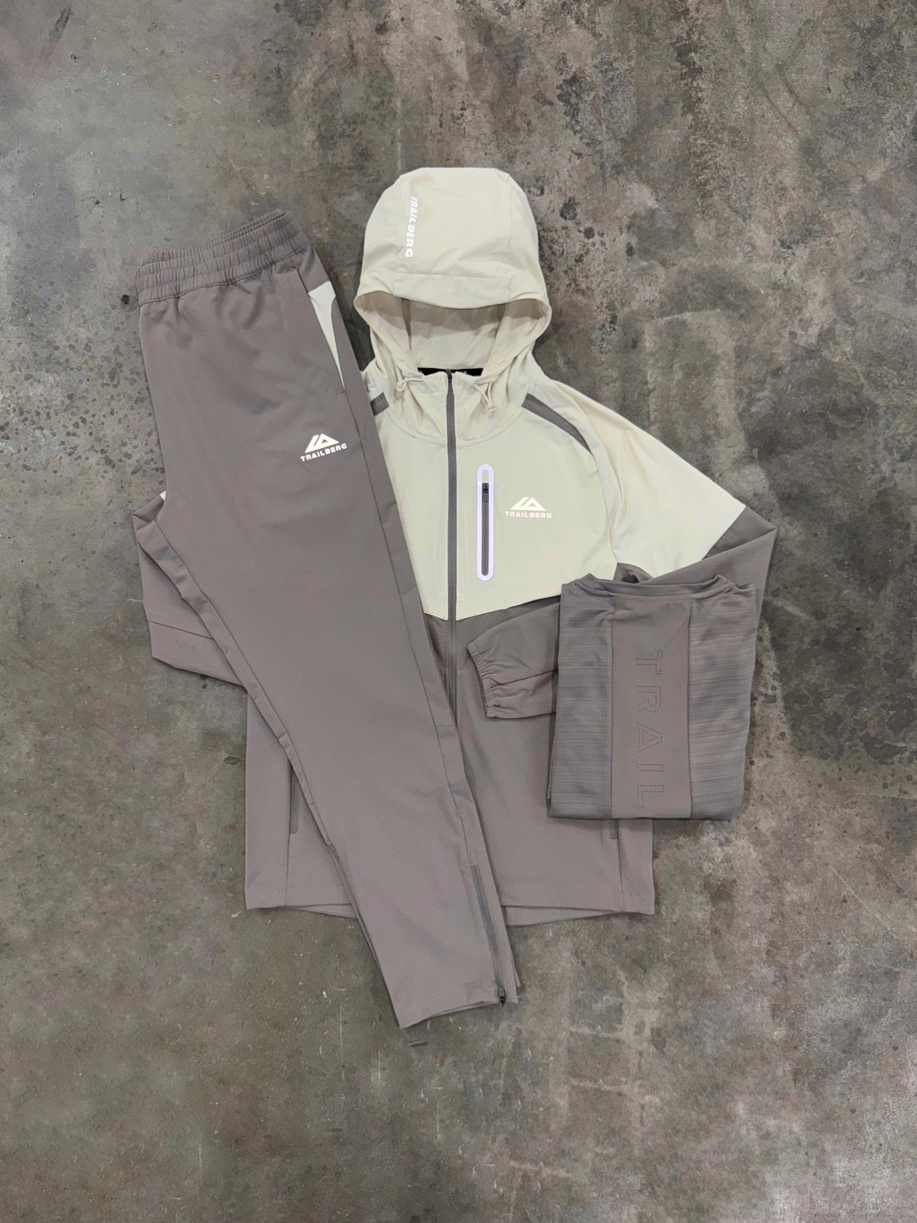 Trailberg AW25 Cloud Taupe 3 Piece Set - Jacket / T Shirt / Pant