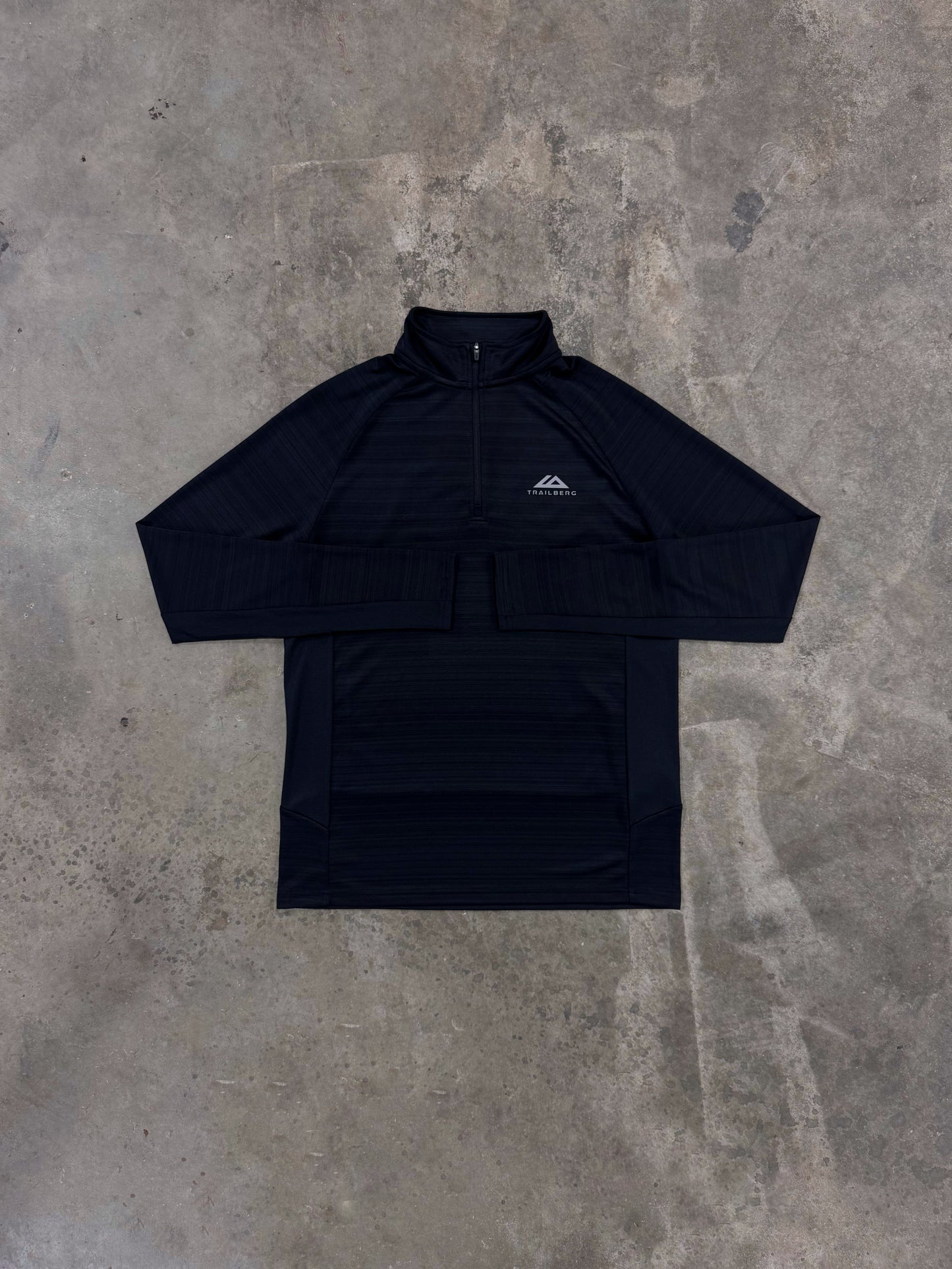 Trailberg SS26 Cloud Quarter Zip - Black / Volcano Grey
