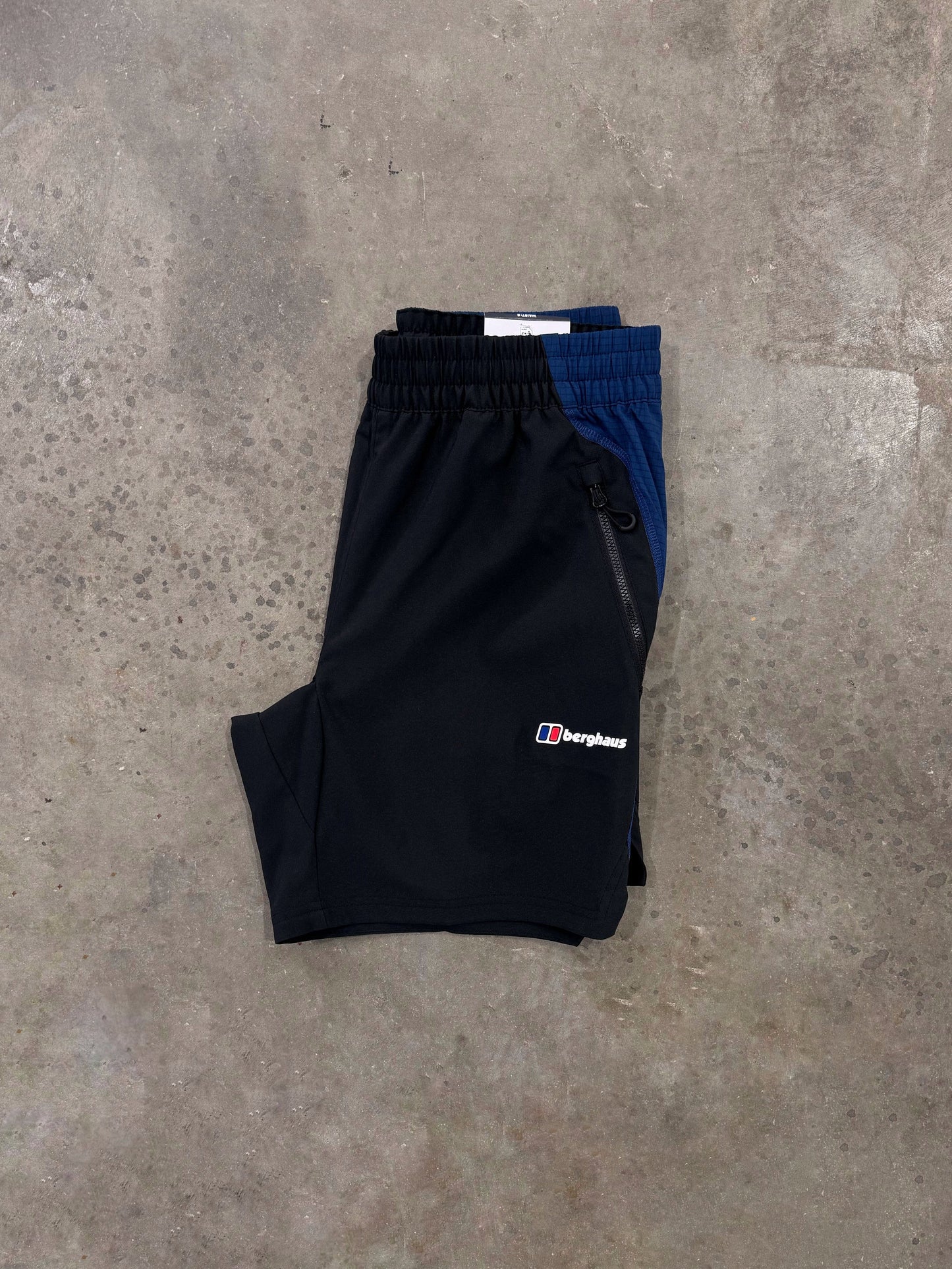 Berghaus Wavertree Short - Black from DripModa