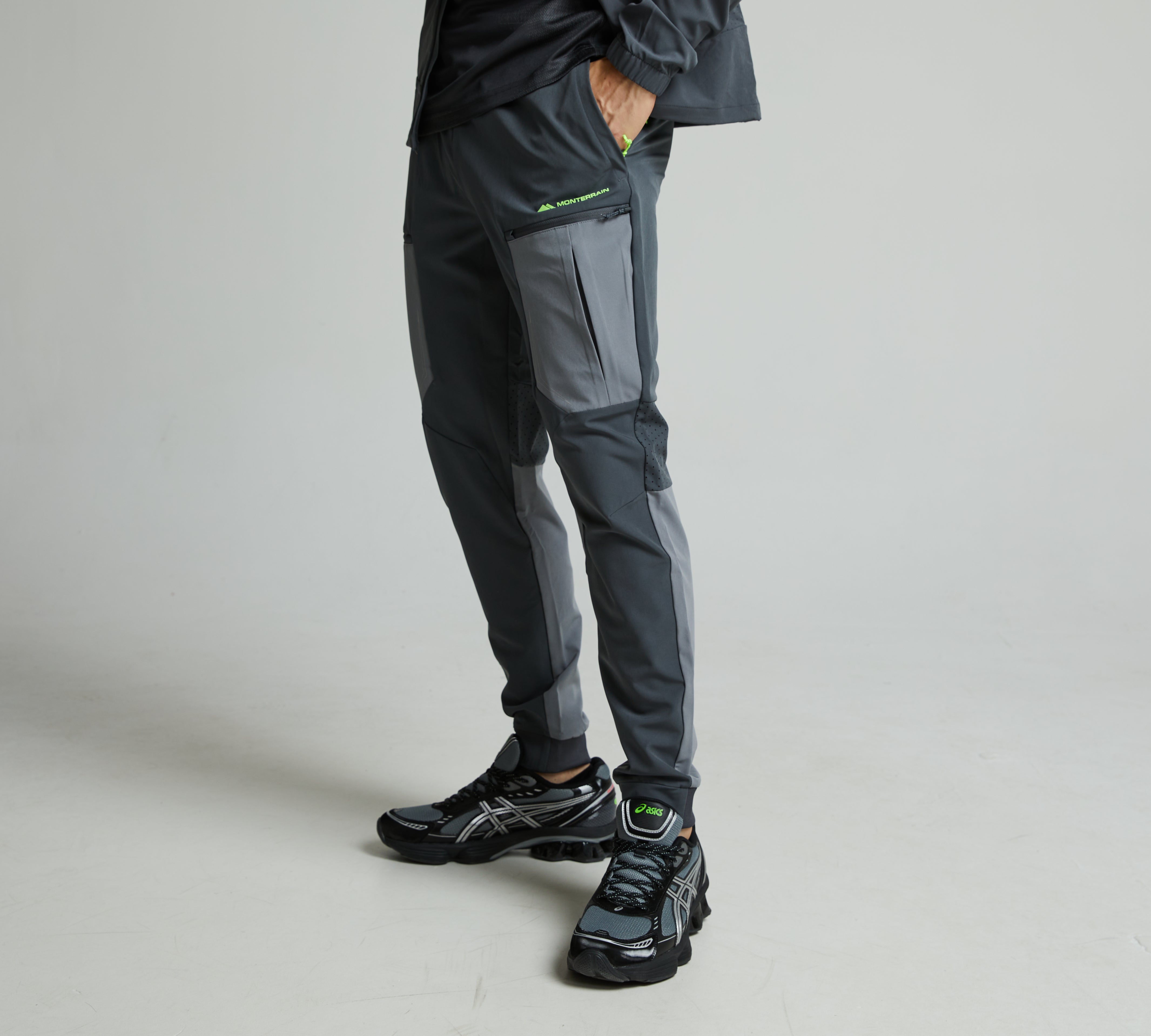 Monterrain Orbit Woven Grey 3 Piece Set - Jacket / T Shirt / Pant