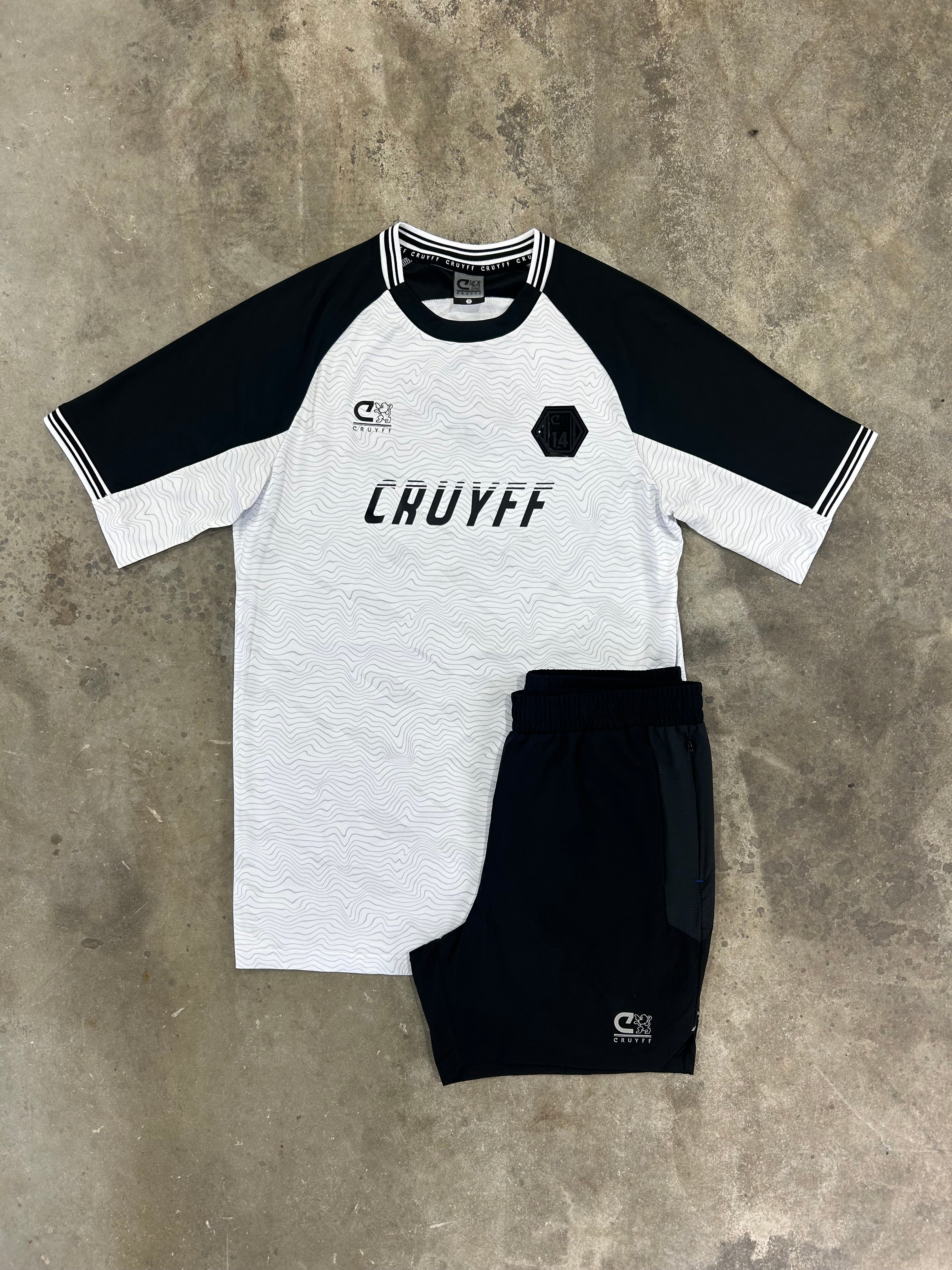 Cruyff Icon White Set - T Shirt / Short