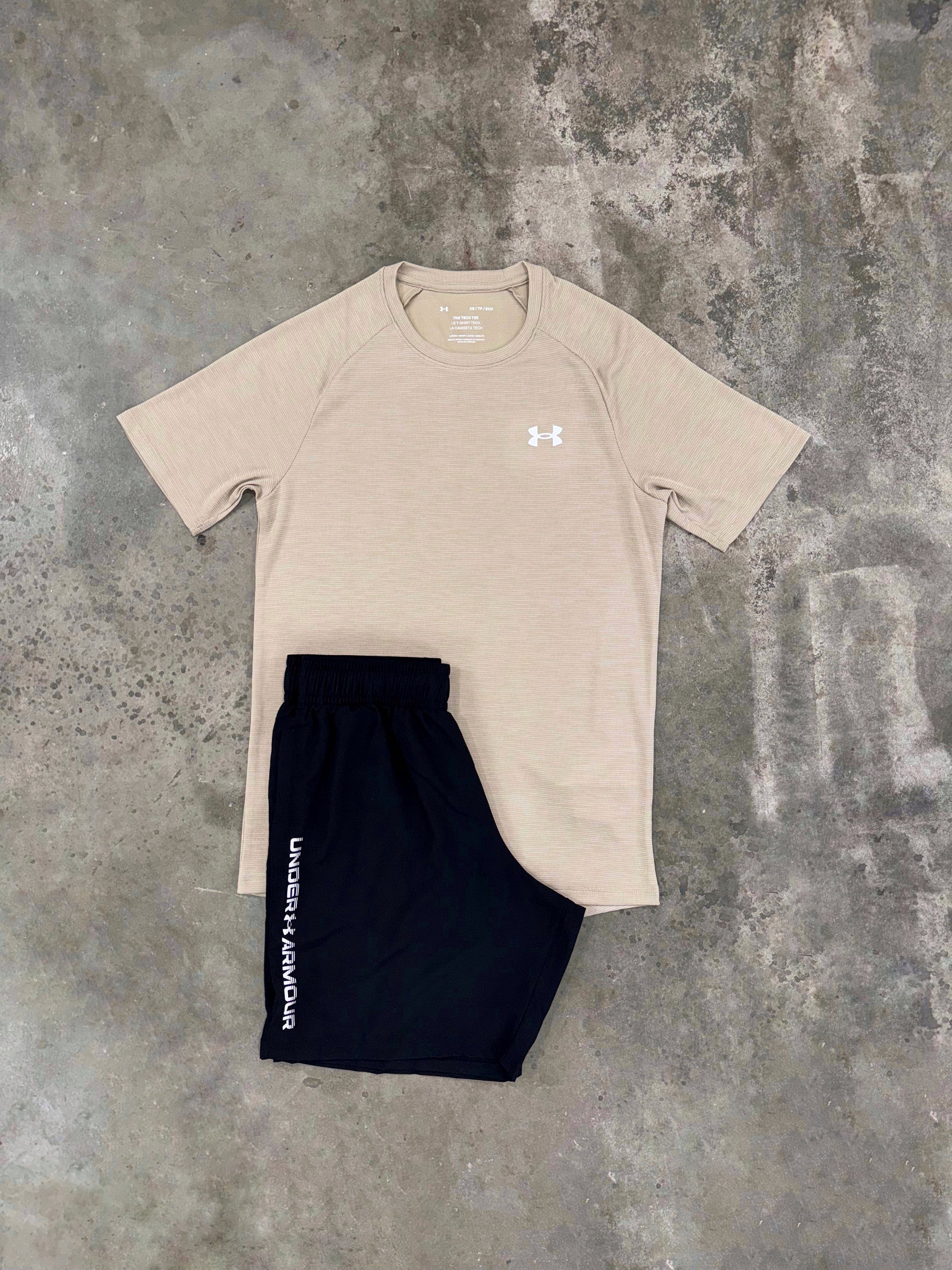 Under Armour Textured Brown Set - T Shirt / Shorts