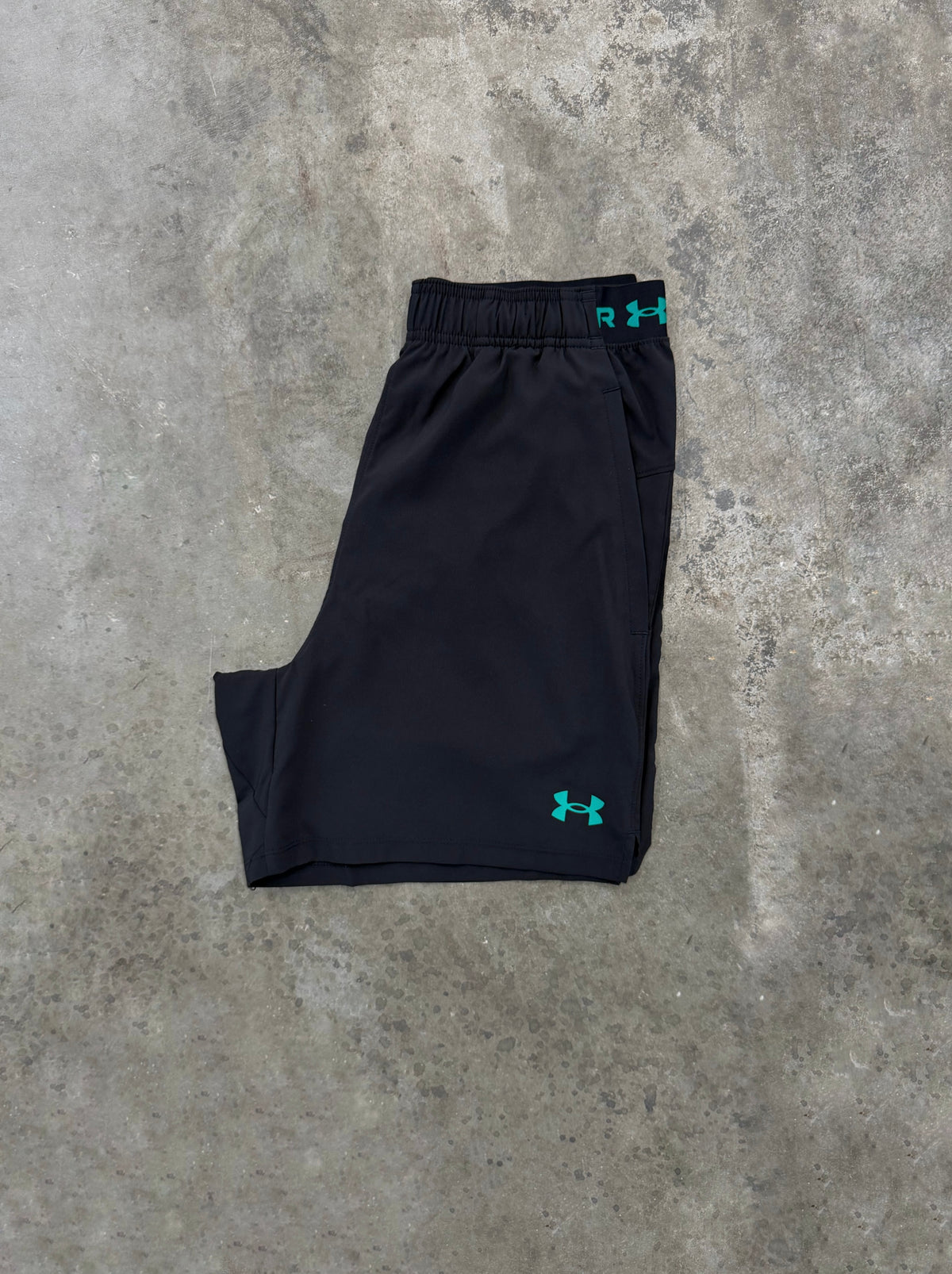 Under Armour Vanish Woven 2.0 Short - Black / Geode Green
