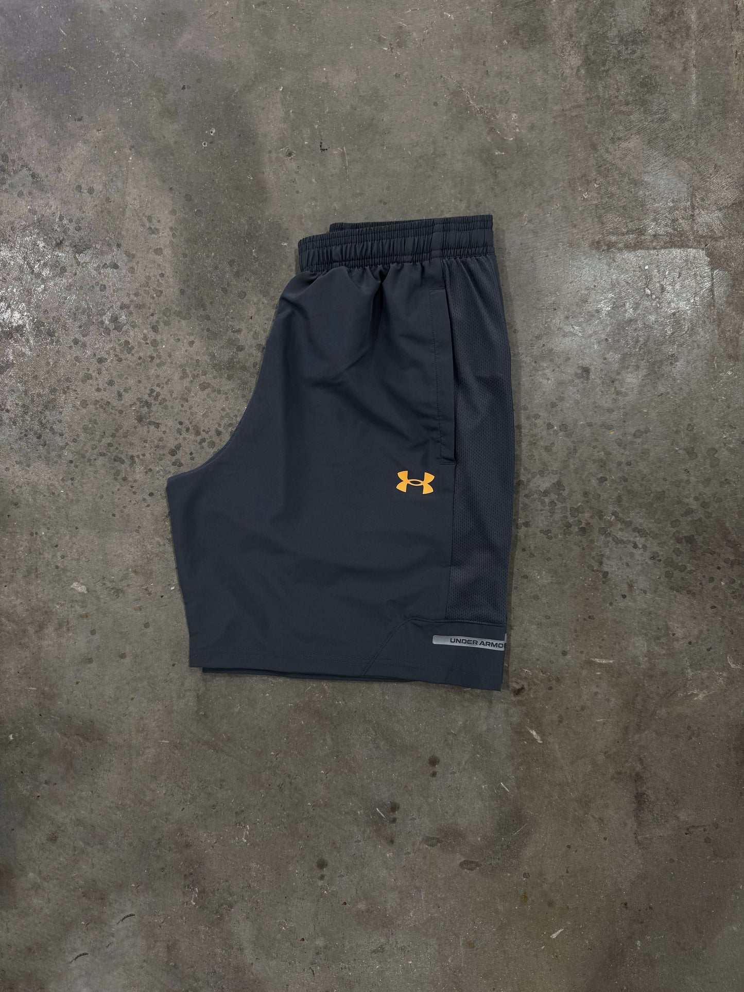 Under Armour Tech Utility Shorts - Grey / Orange Bloc