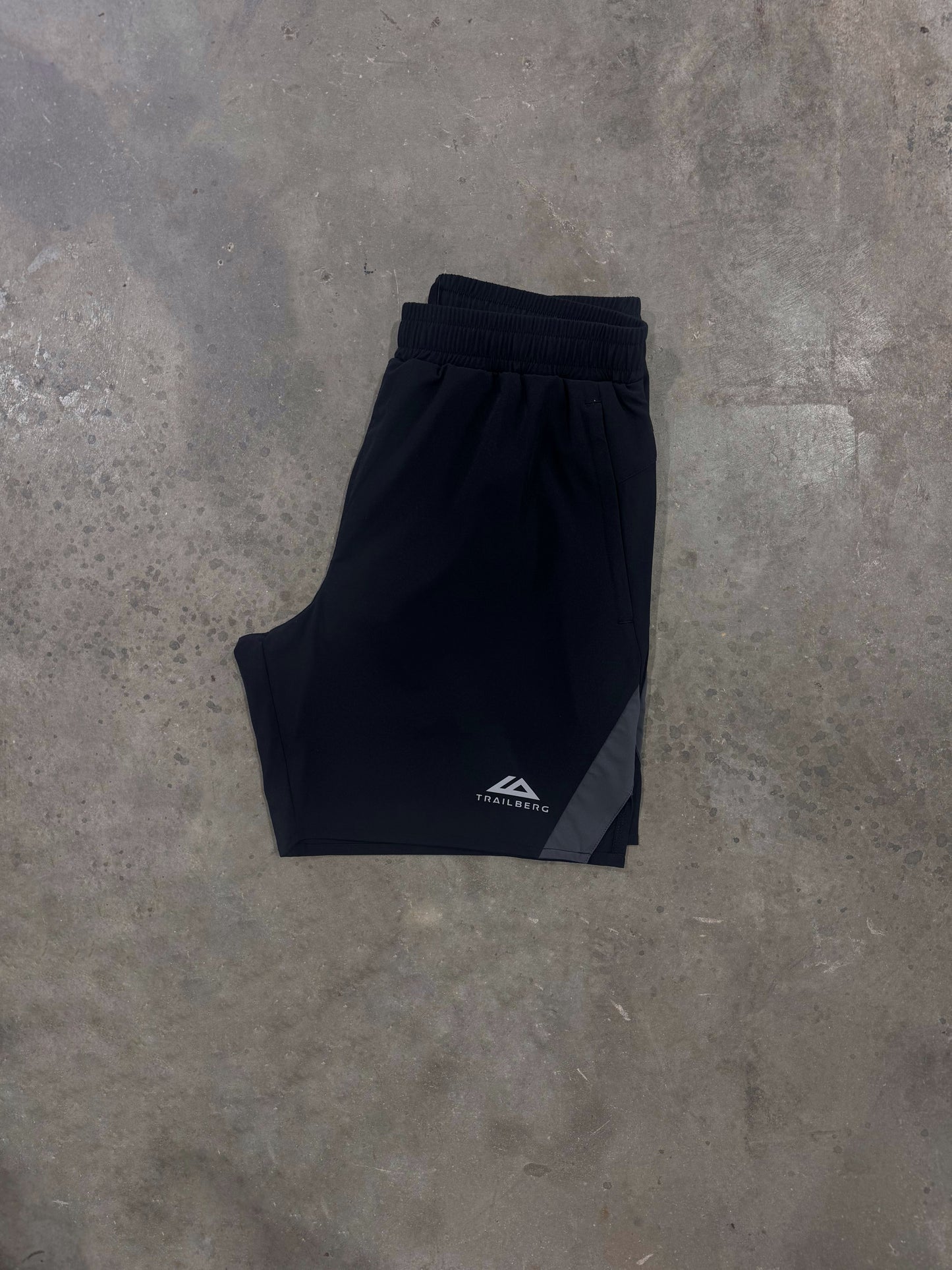 Trailberg SS26 Cloud Short - Black / Volcano Grey from DripModa