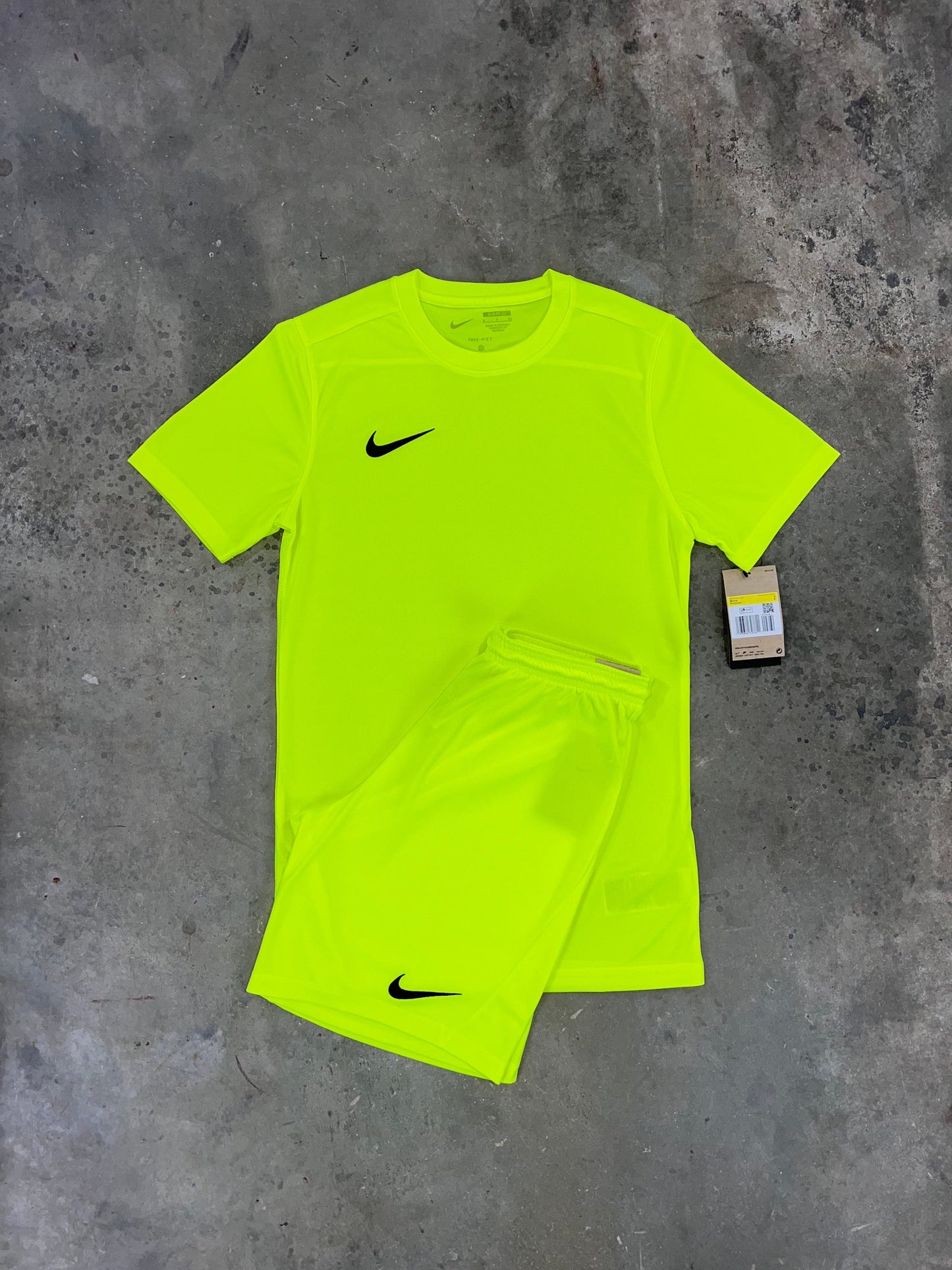 Nike Dri Fit Volt Set - T Shirt / Short