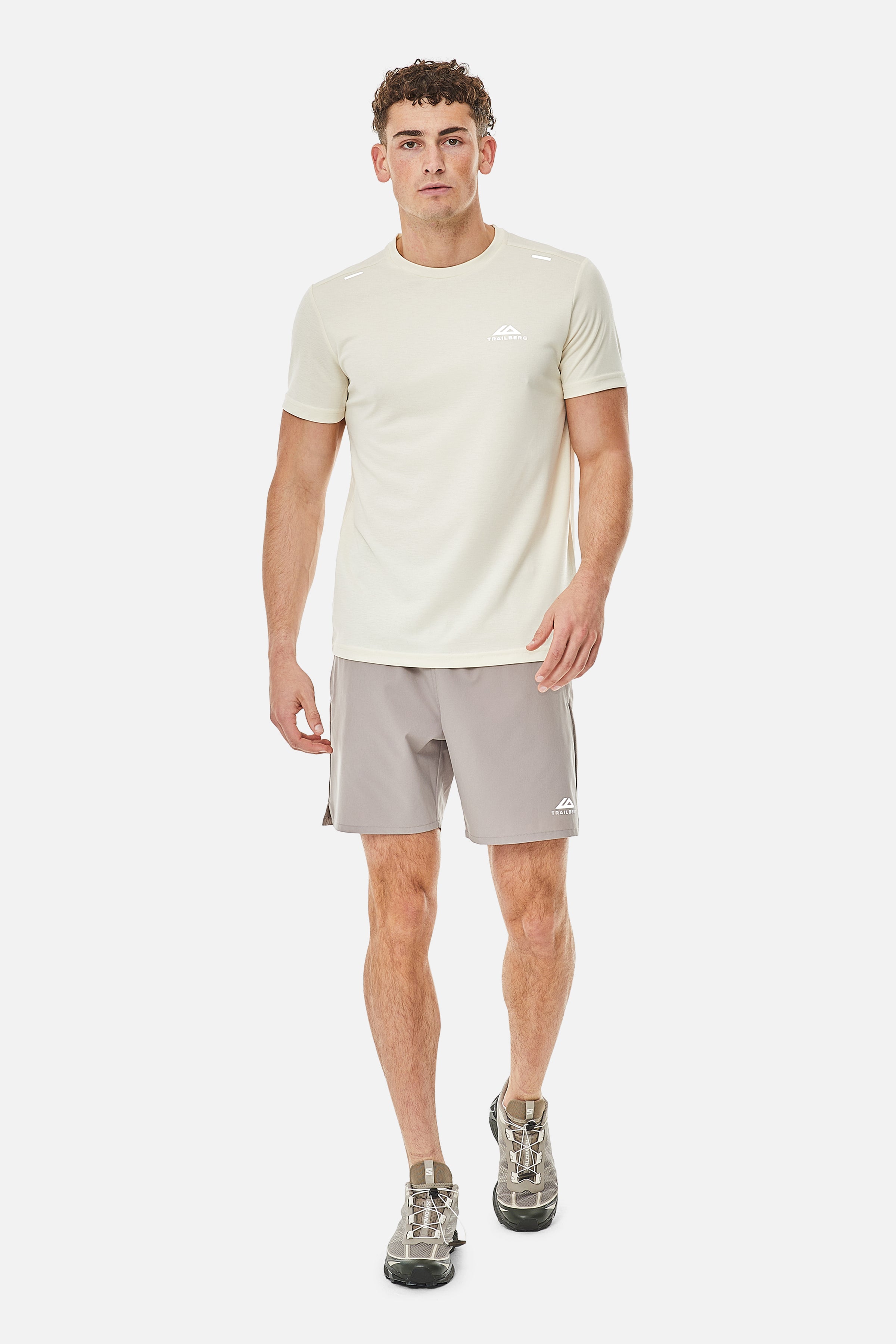 Trailberg Crest Stone Set - T Shirt / Short