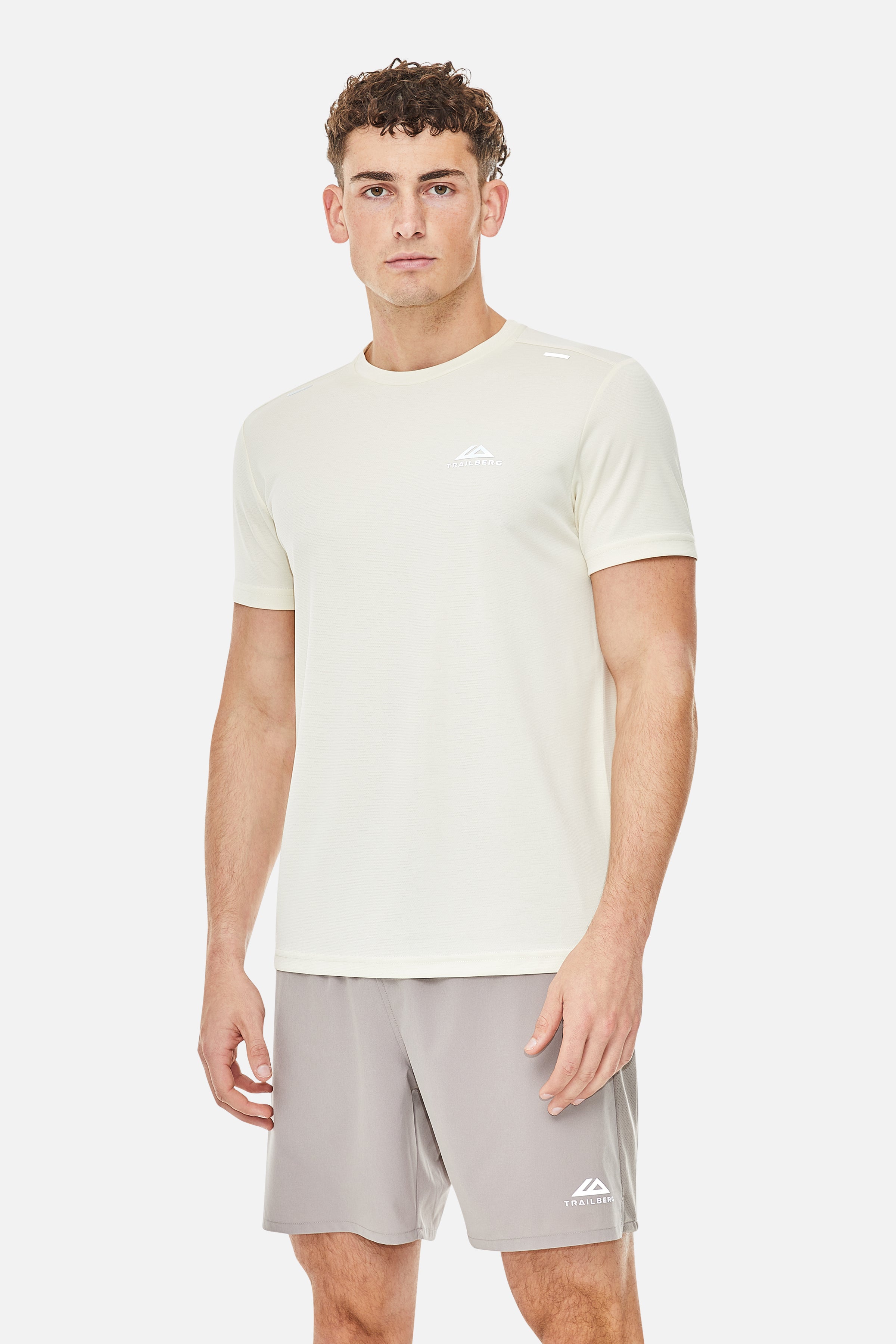 Trailberg Crest Stone Set - T Shirt / Short