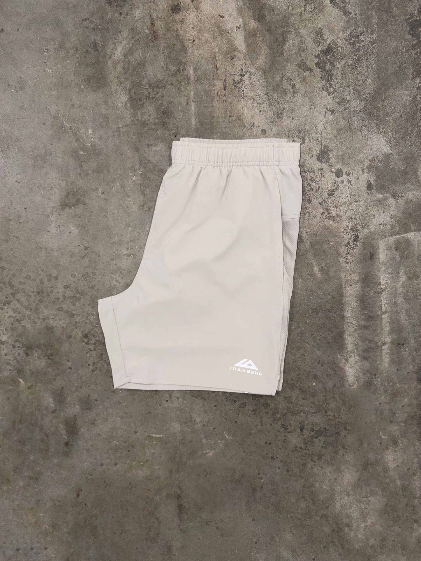 Trailberg Essentials 2.0 Short - Mocha from DripModa