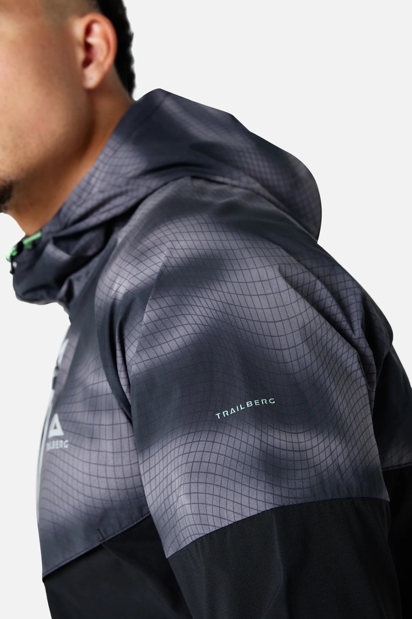 Trailberg Haze Windbreaker - Black from DripModa