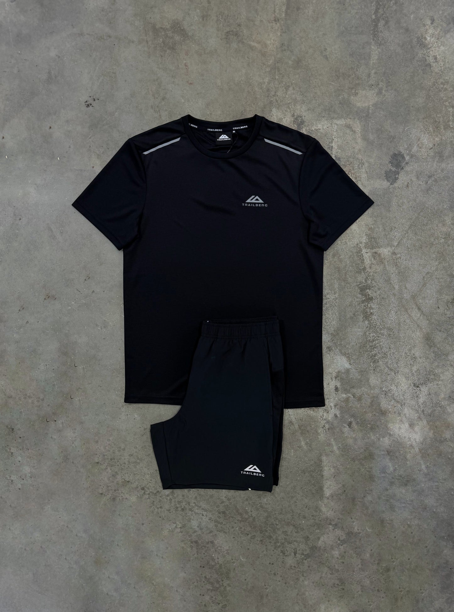 Trailberg Endura Black Set - T Shirt / Short