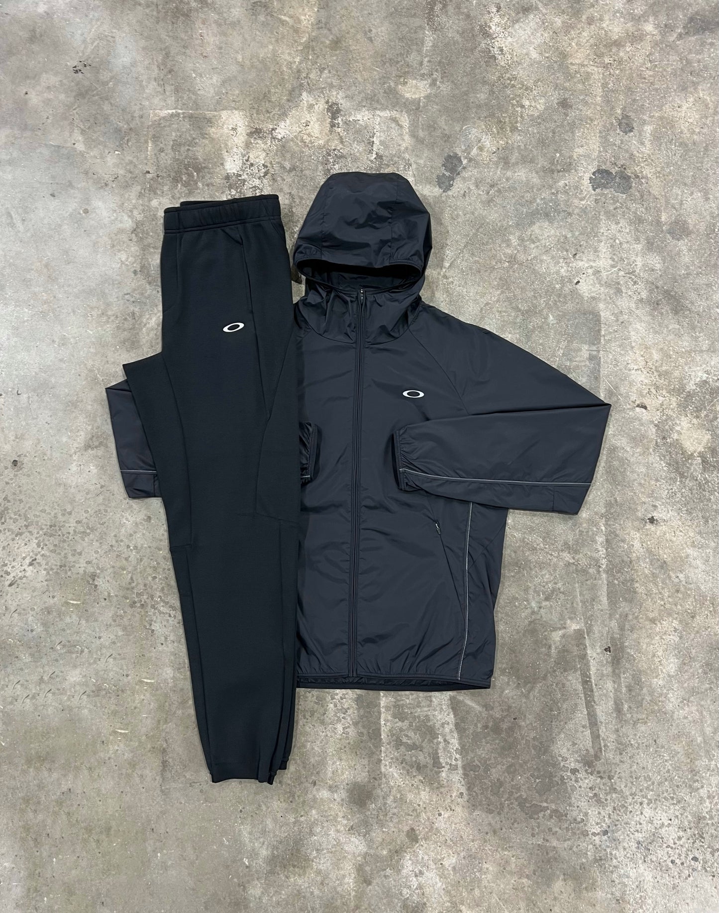 Oakley Edge Force Black Tracksuit - Windbreaker / Pant