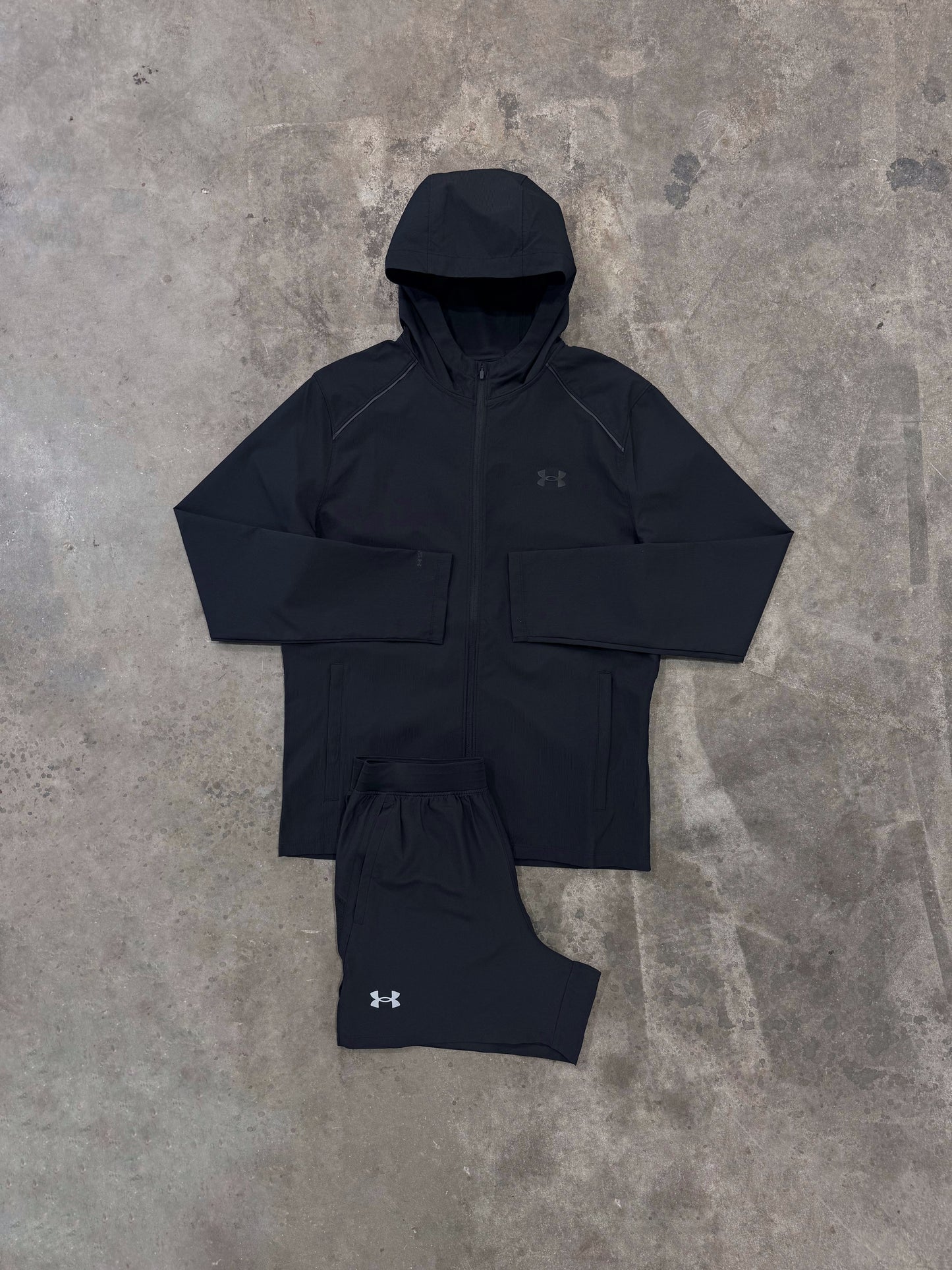 Under Armour Launch Black Set - Jacket / Short