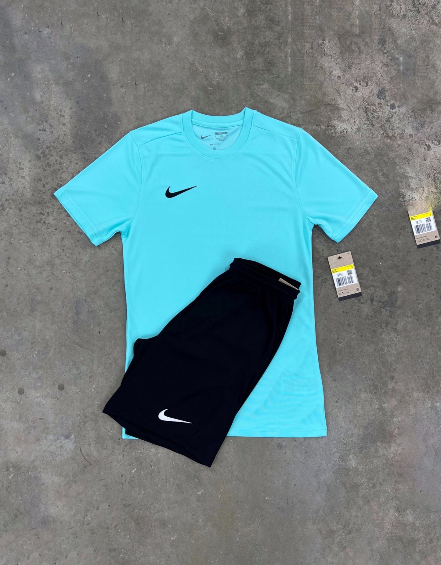 Nike Dri Fit Turquoise / Black Set - T Shirt / Shorts
