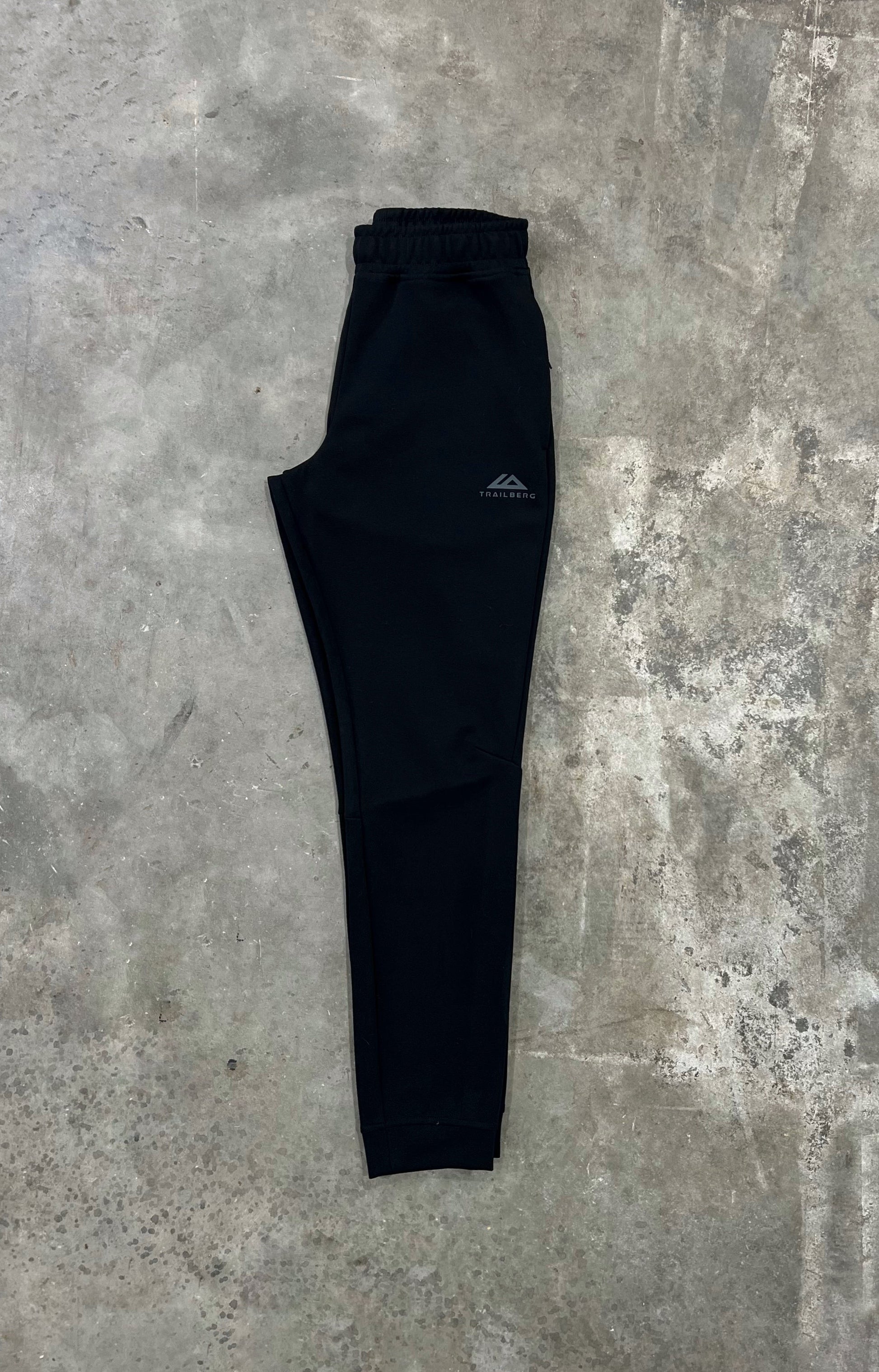 Trailberg Eclipse Jogger - Black from DripModa
