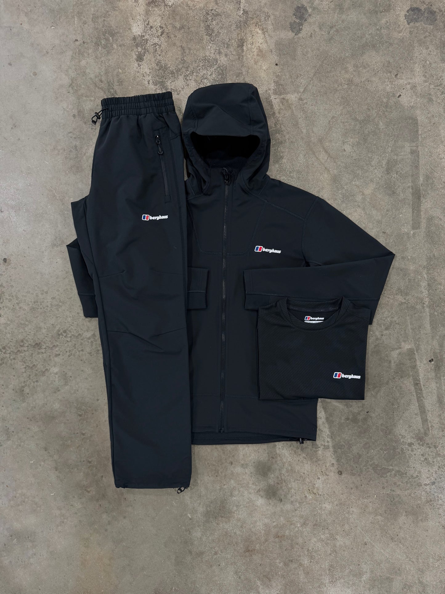 Berghaus Greenback Black 3 Piece Set - Jacket / T Shirt / Pant