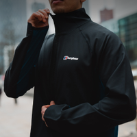  Berghaus Men’s Wavertree Quarter Zip is a versatile midlayer designed for everyday comfort and outdoor performance. Lightweight, breathable, and easy to layer, it’s ideal for hiking, travel, or casual wear when the temperature drops.