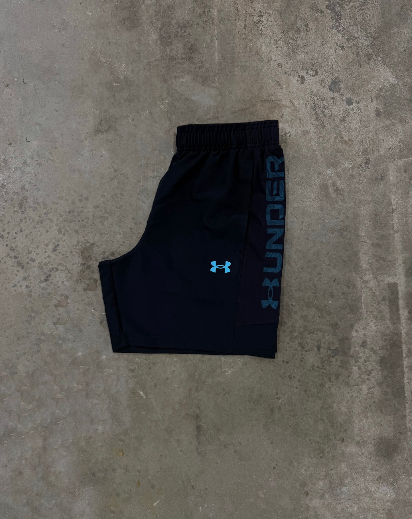Under Armour Tech Utility Shorts - Black / Fresco Blue
