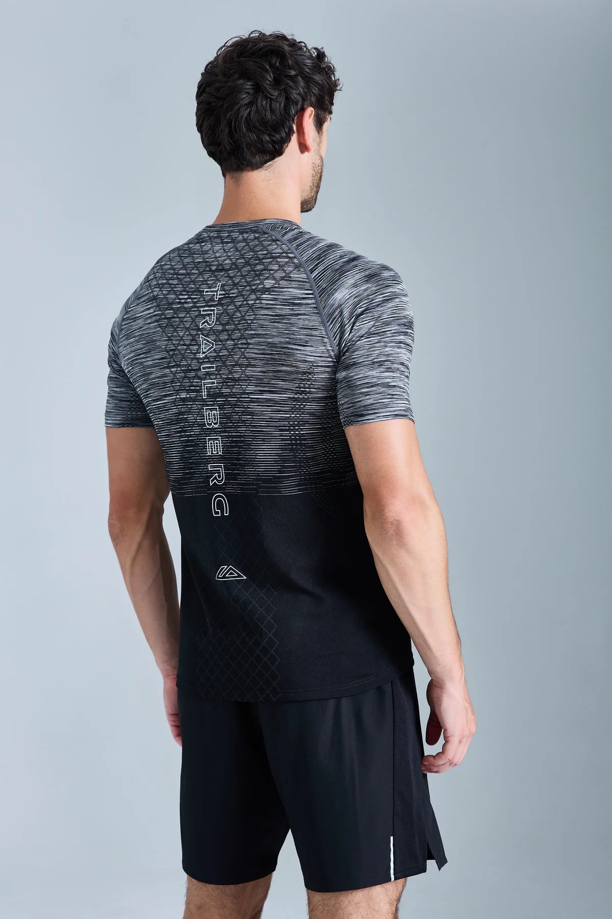 Trailberg Seamless Stride Black Set - T Shirt / Short