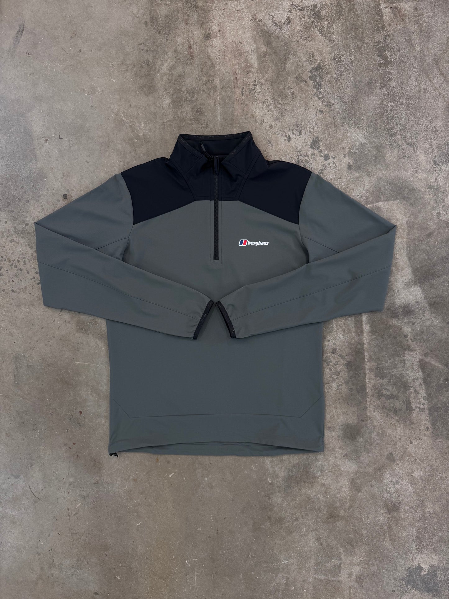Berghaus Terrain Trek Dark Grey Set - Quarter Zip / Short
