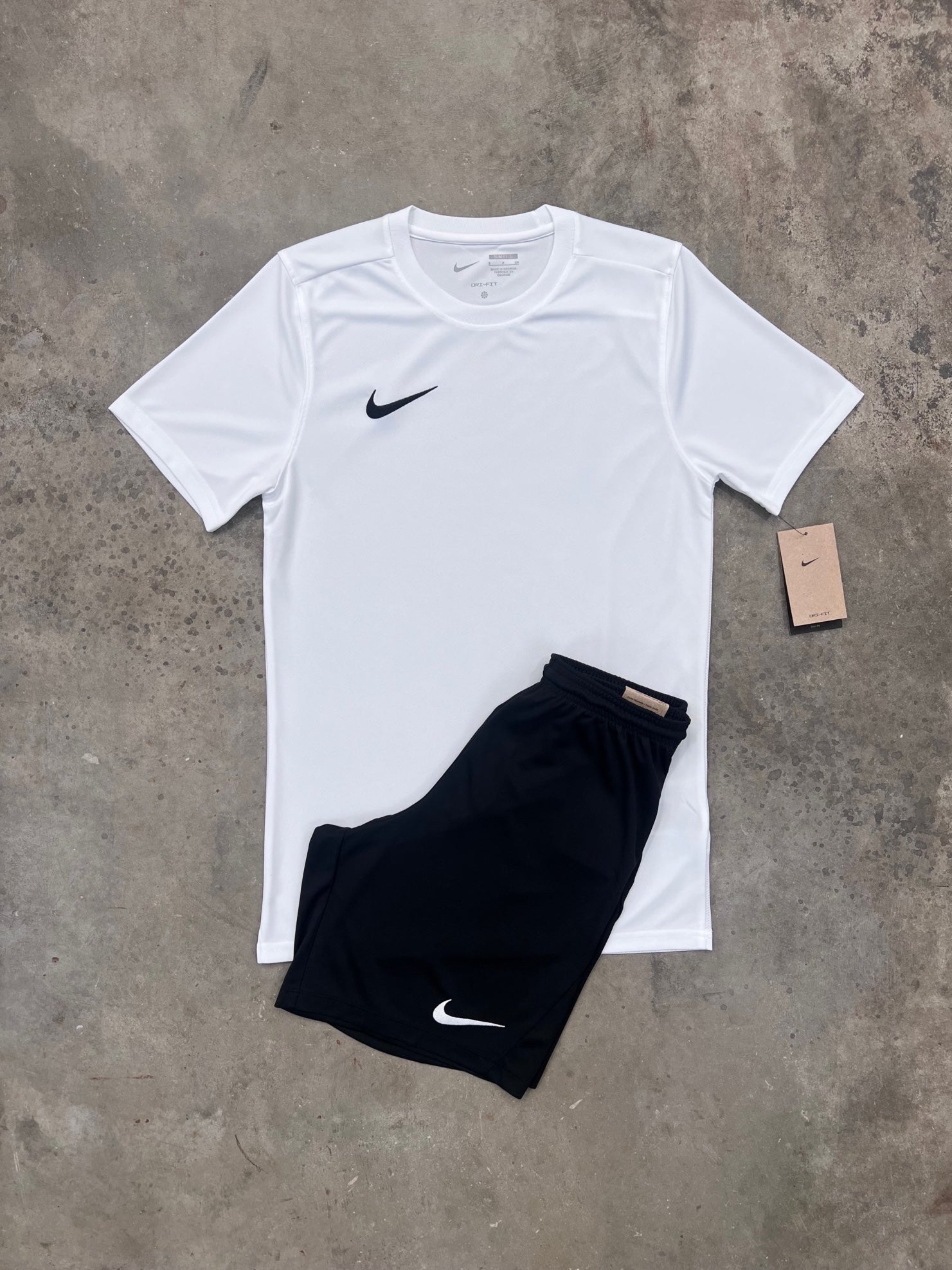 Nike Dri Fit White Set T Shirt Shorts – DripModa