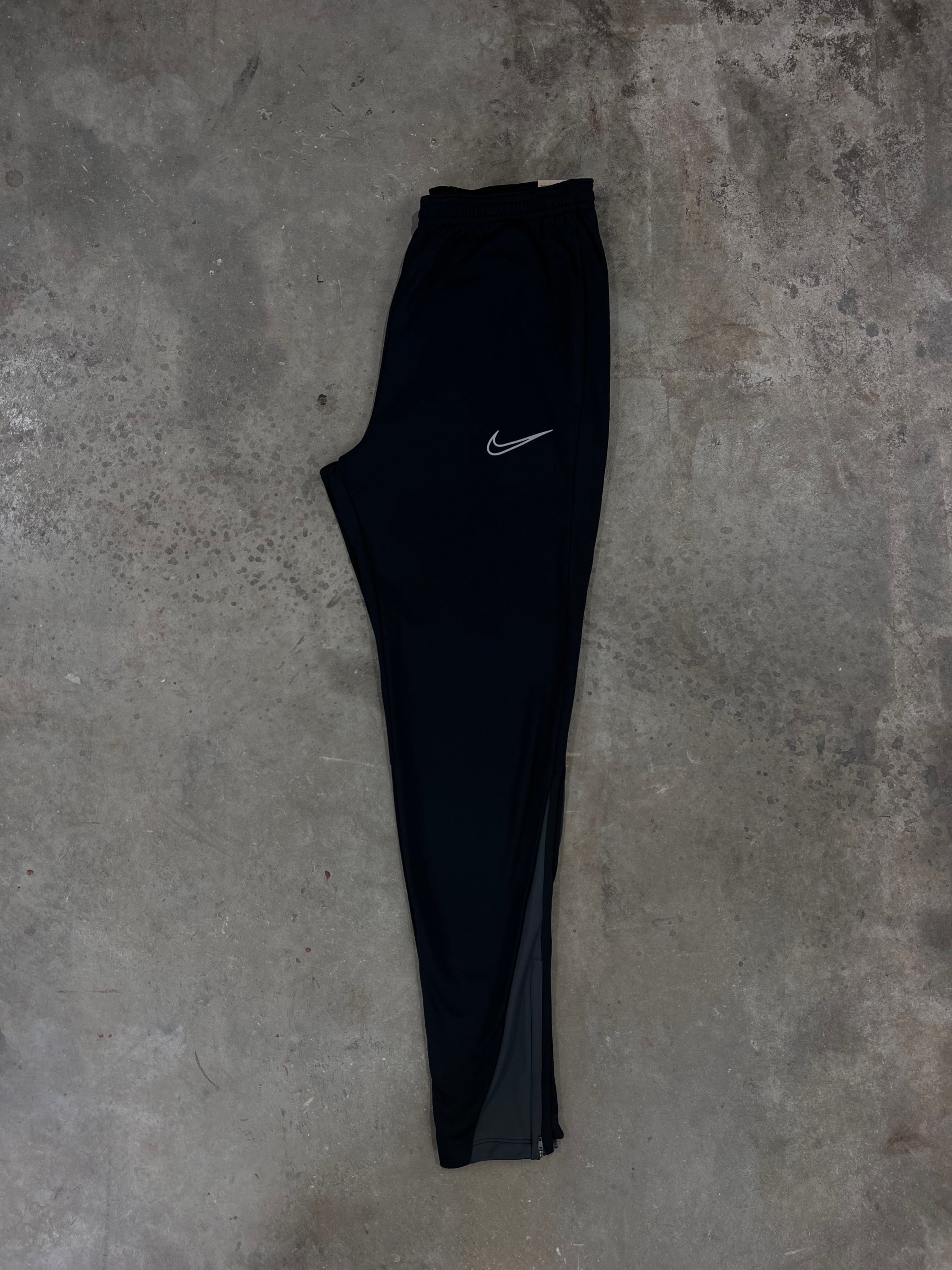 Nike hot sale quarter pants