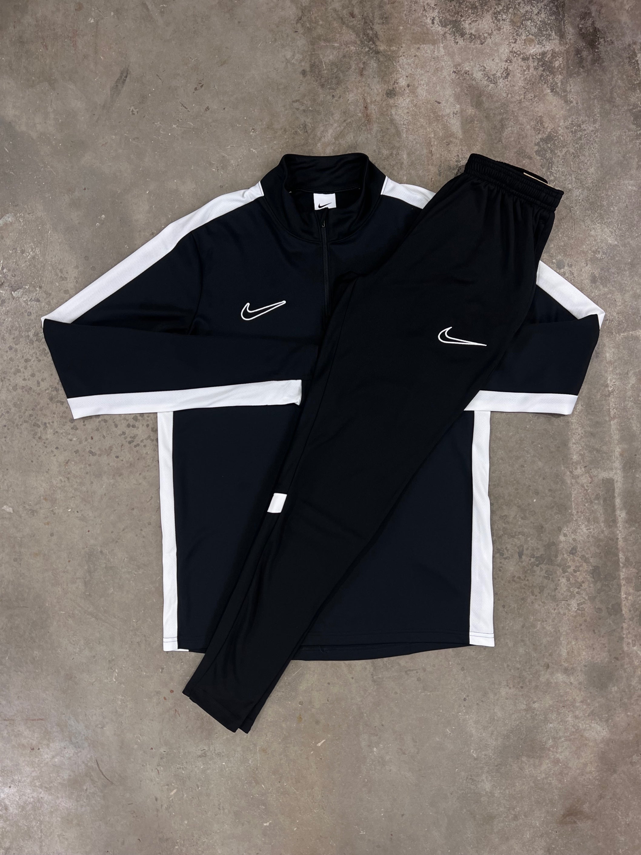 Nike Dri Fit White Set - T Shirt / Shorts – DripModaUk