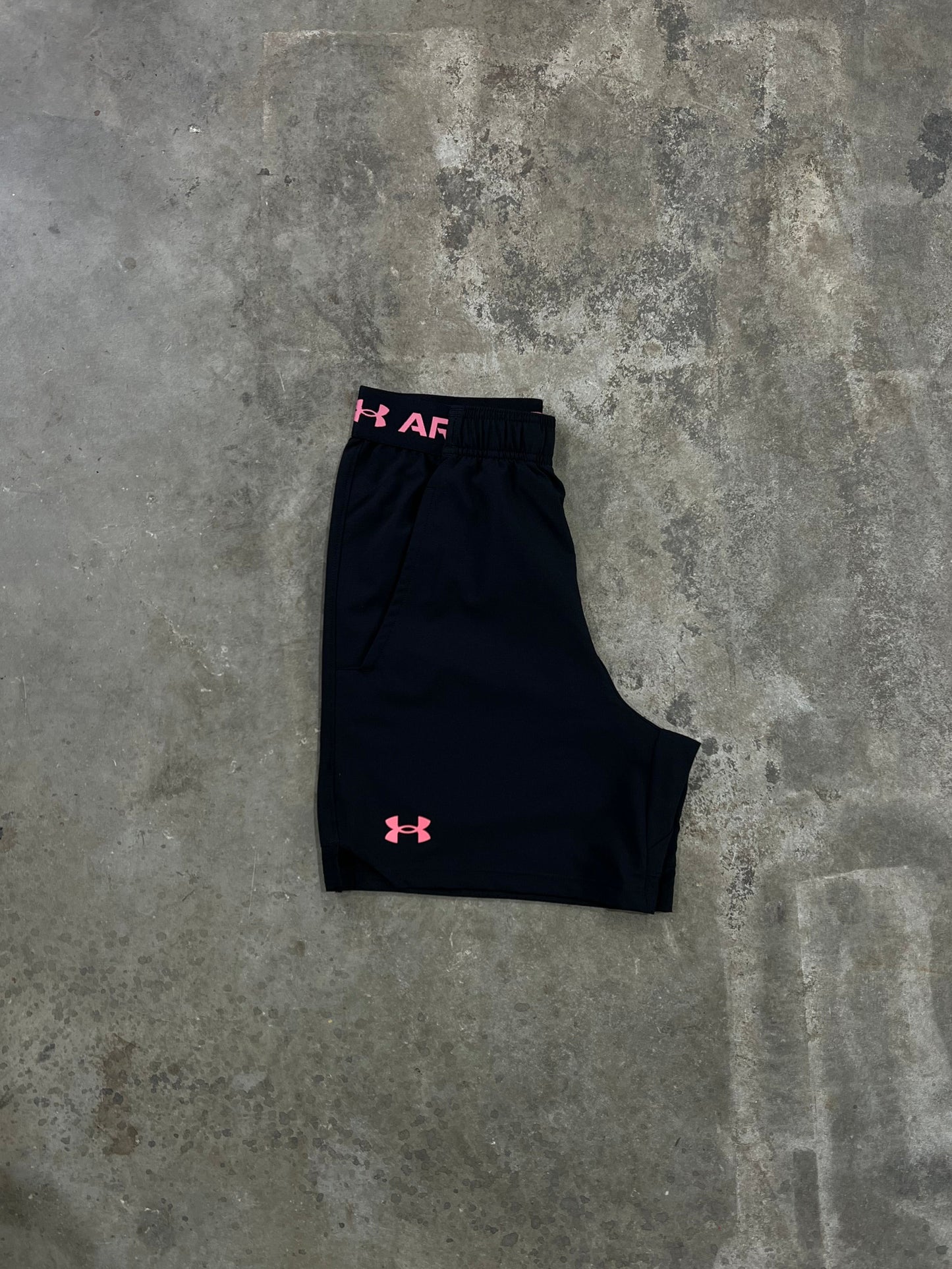 Under Armour Woven Vanish Short - Black / Pink