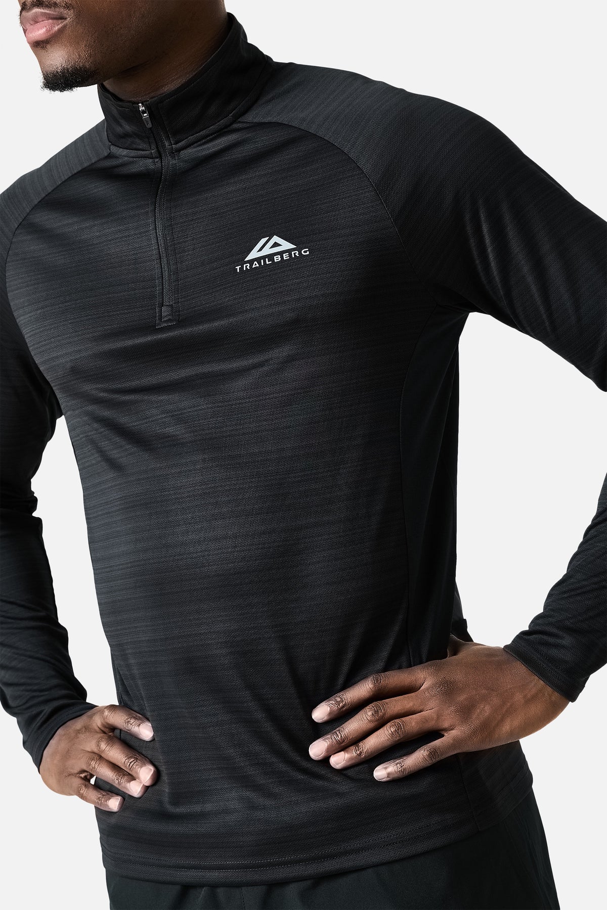 Trailberg SS26 Cloud Quarter Zip - Black / Volcano Grey