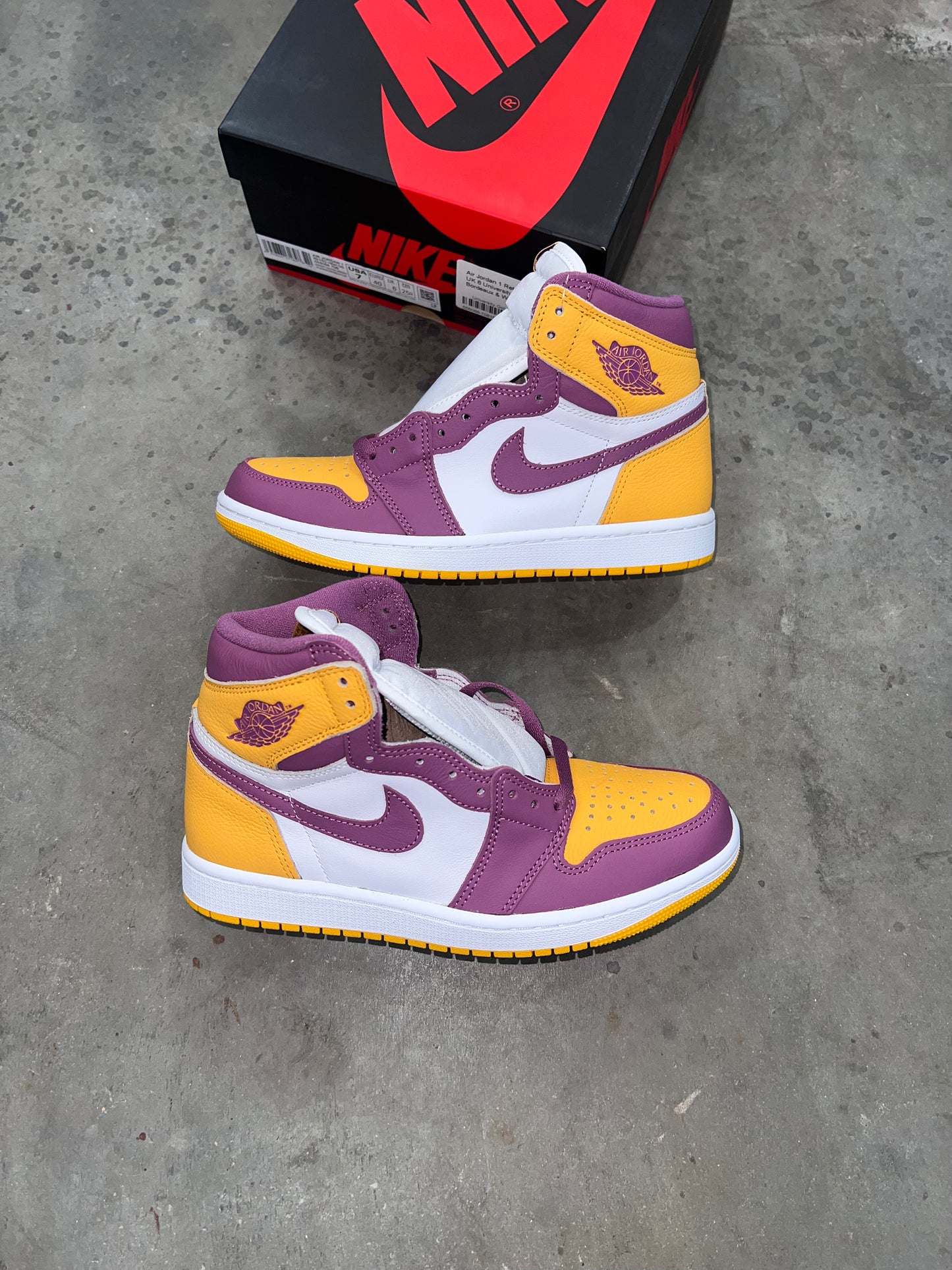 Air Jordan 1 - Bordeaux / White